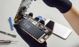 iPhone 11: Wymiana baterii ile kosztuje i czy się opłaca w 2026?