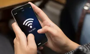 Telefon jako router: Internet w TV bez Wi-Fi? Sprawdź jak!