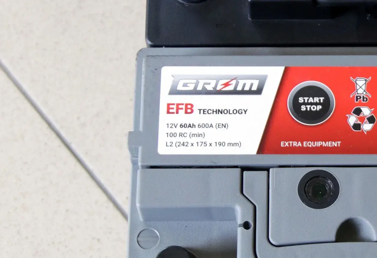 Akumulator EFB GRAM 12V 60Ah 600A, idealny do aut z systemem Start-Stop. EFB co to znaczy? To technologia zapewniająca lepszą wydajność.