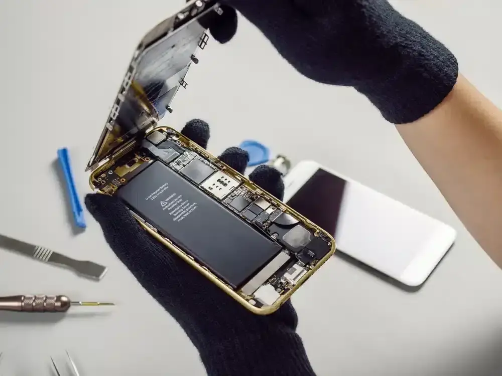 iPhone 11: Wymiana baterii ile kosztuje i czy się opłaca w 2026?