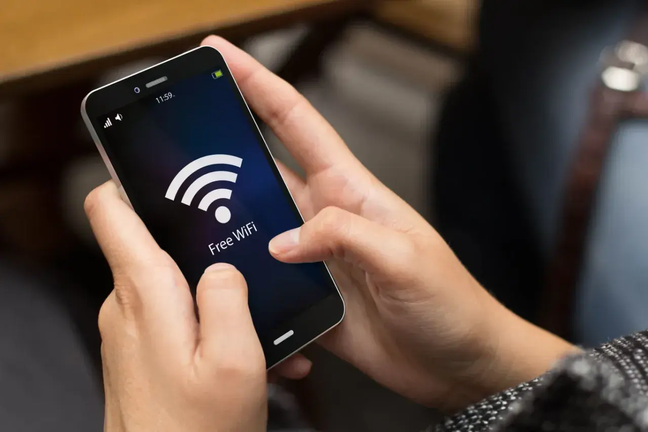 Telefon jako router: Internet w TV bez Wi-Fi? Sprawdź jak!