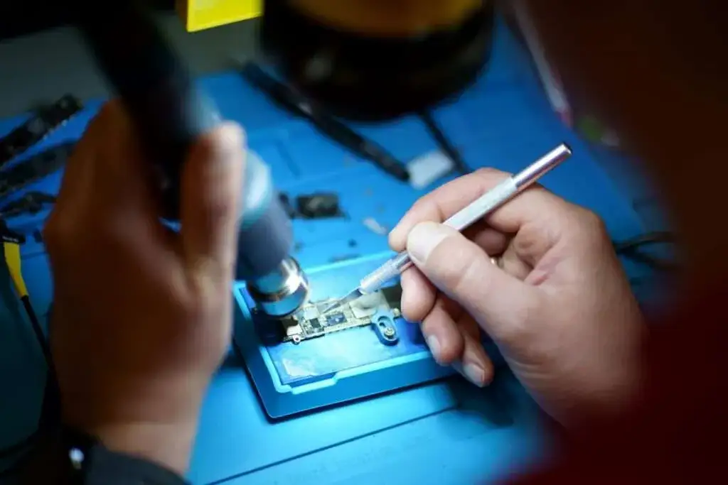 Certyfikowany technik Apple wymiana baterii