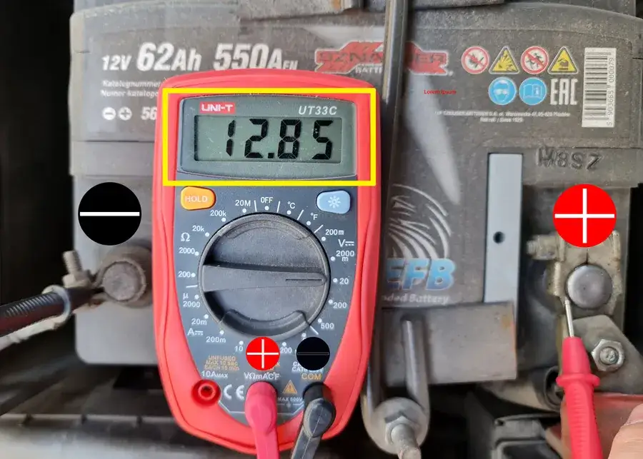 multimetr sprawdzanie napięcia akumulatora motocyklowego