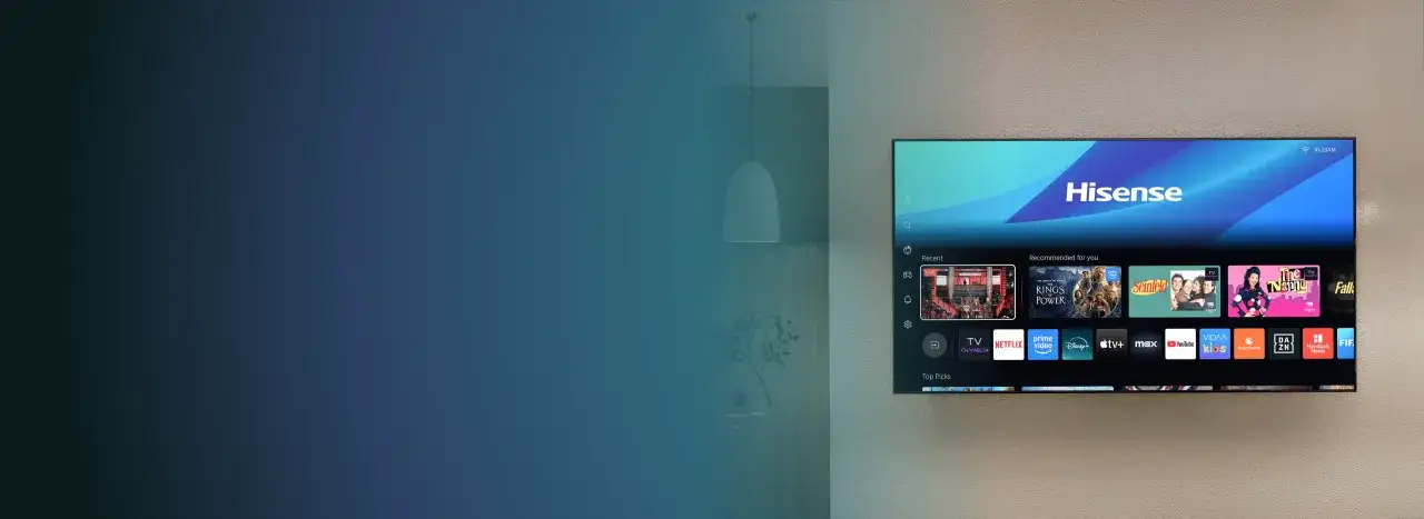 Telewizor Hisense z systemem vidaa. Na ekranie widoczne są rekomendacje filmów i seriali, a także ikony aplikacji, w tym YouTube i Netflix.